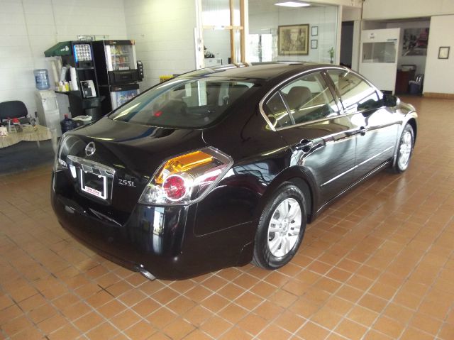 Nissan Altima 2010 photo 4