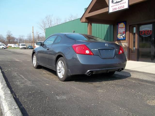 Nissan Altima 2010 photo 2