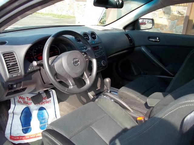 Nissan Altima 2010 photo 4