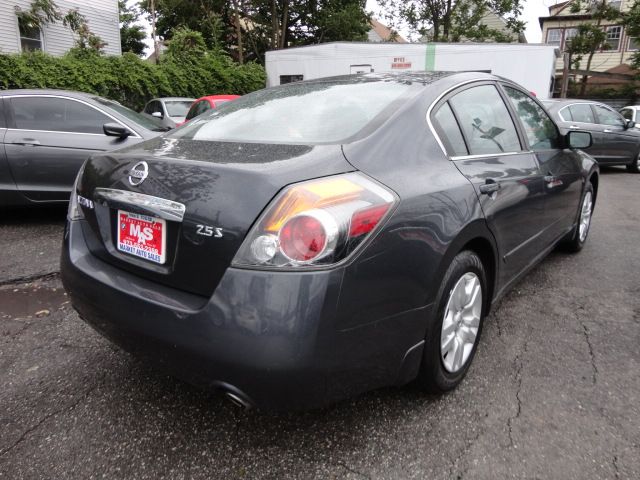 Nissan Altima 2010 photo 1