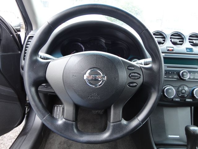 Nissan Altima 2010 photo 10