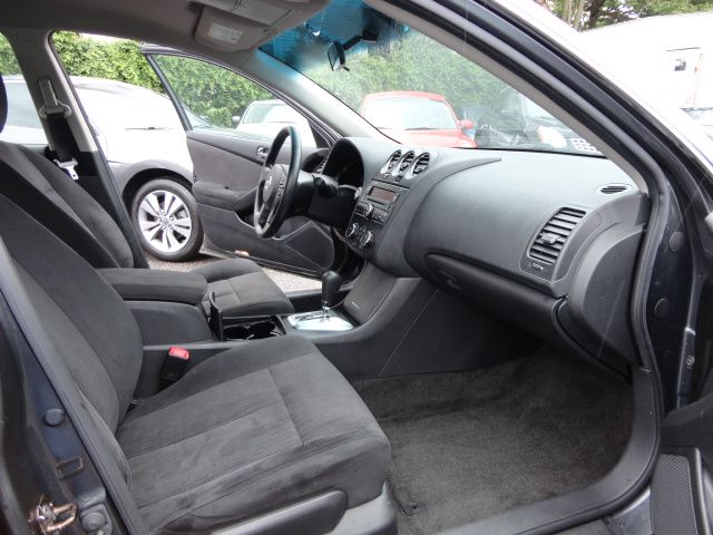 Nissan Altima 2010 photo 13