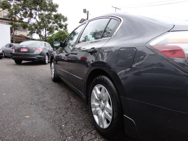 Nissan Altima 2010 photo 16