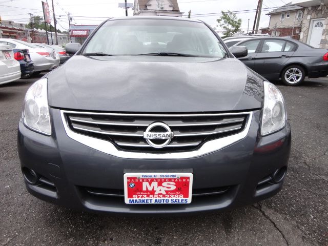 Nissan Altima 2010 photo 2