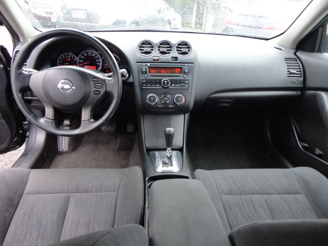 Nissan Altima 2010 photo 23