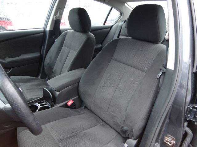 Nissan Altima 2010 photo 4