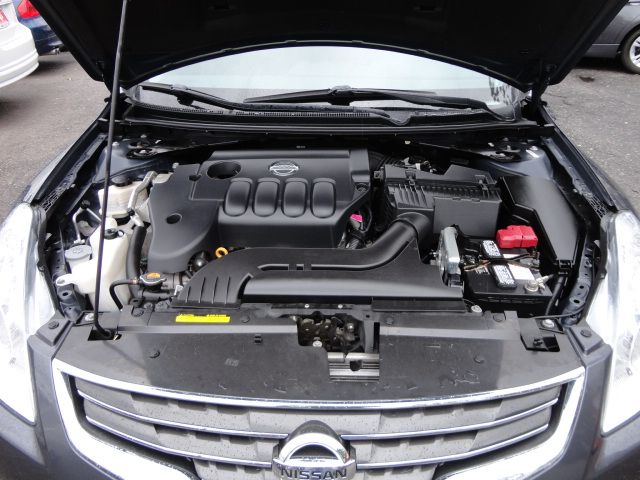 Nissan Altima 2010 photo 9