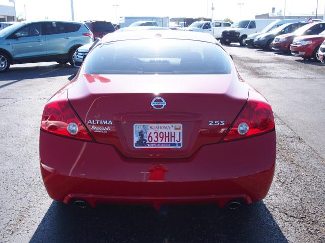 Nissan Altima 2010 photo 3