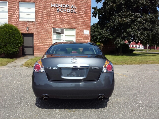 Nissan Altima 2010 photo 1