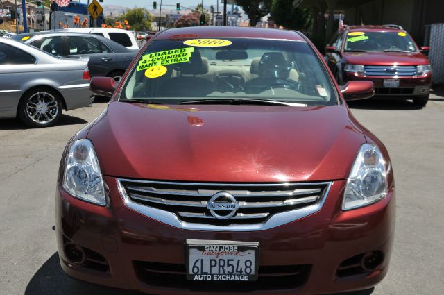 Nissan Altima 2010 photo 1