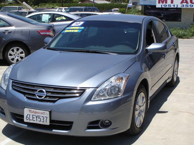 Nissan Altima Pickupslt Quad Cab SWB 4WD 4x4 Truck Sedan