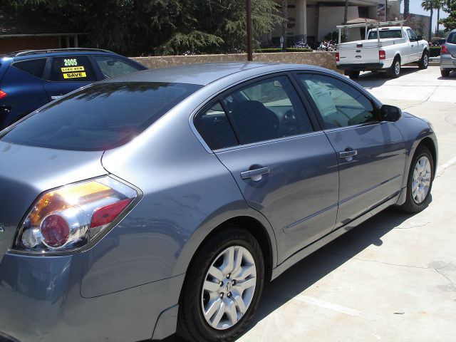 Nissan Altima 2010 photo 3