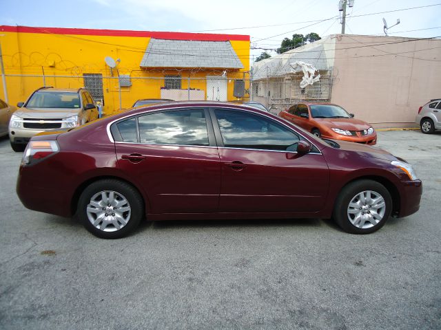 Nissan Altima 2010 photo 1