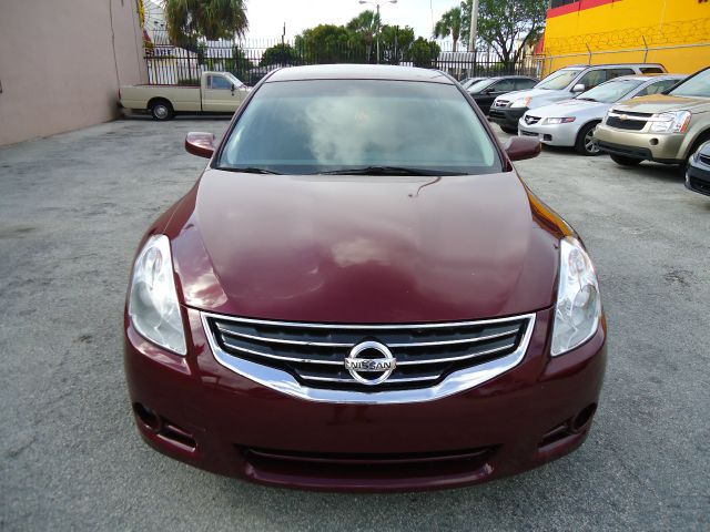 Nissan Altima 2010 photo 2