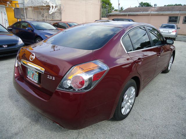 Nissan Altima 2010 photo 3