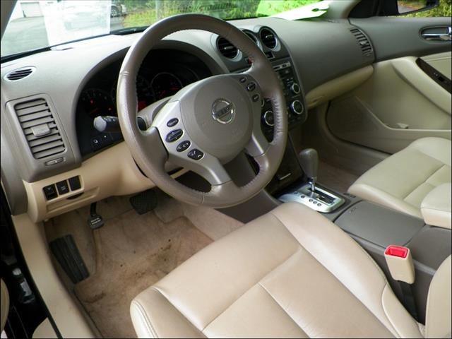 Nissan Altima 2010 photo 2