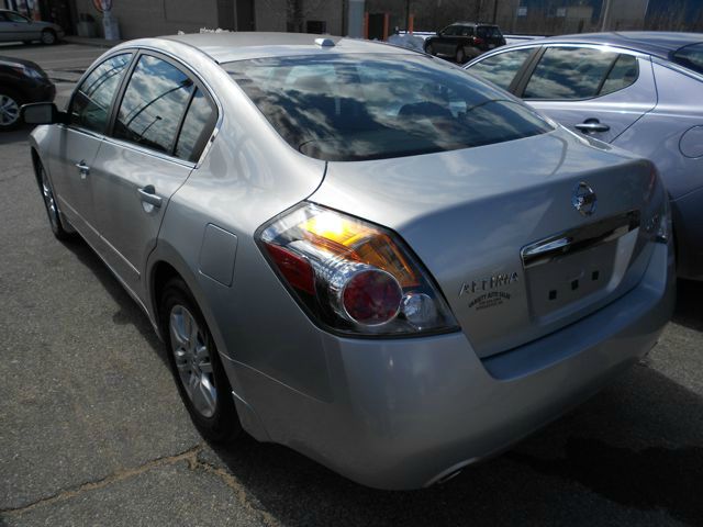 Nissan Altima 2010 photo 1