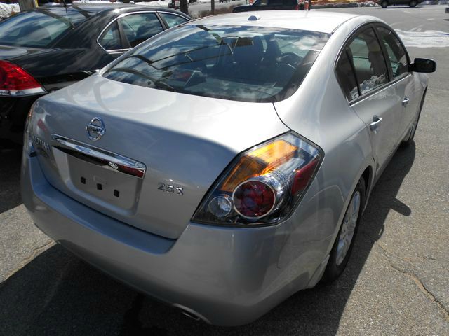 Nissan Altima 2010 photo 2