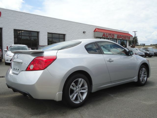 Nissan Altima 2010 photo 2