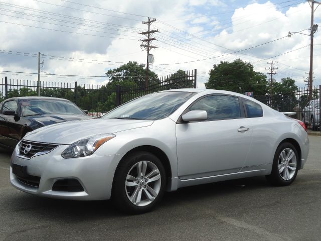 Nissan Altima 2010 photo 4