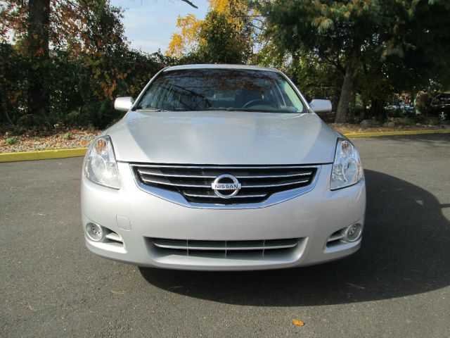 Nissan Altima 2010 photo 4