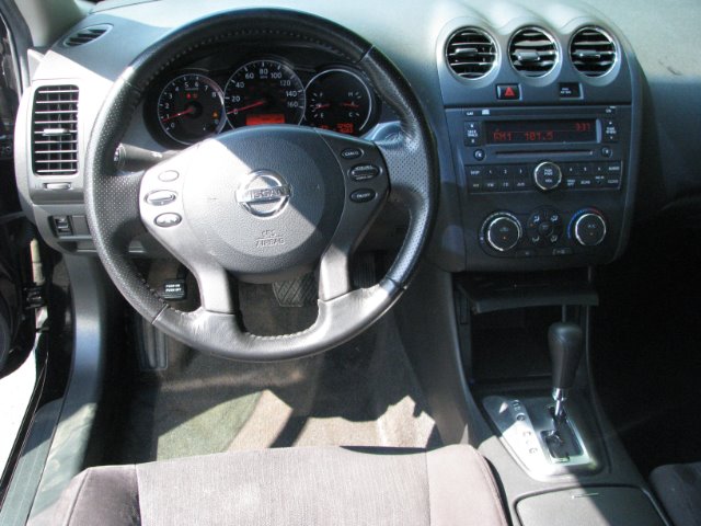 Nissan Altima 2010 photo 10