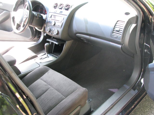 Nissan Altima 2010 photo 15