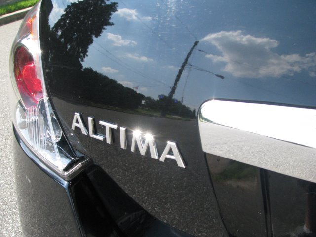 Nissan Altima 2010 photo 16