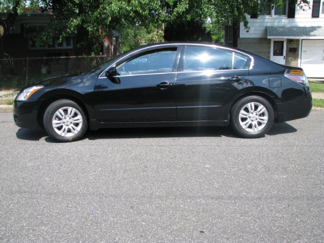 Nissan Altima 2010 photo 2