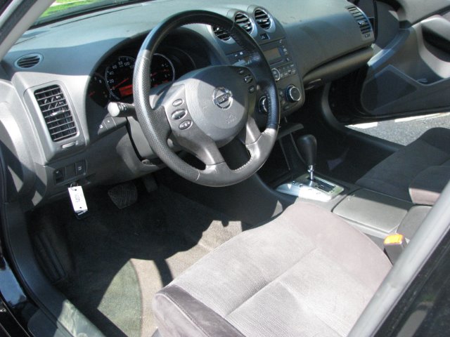 Nissan Altima 2010 photo 22