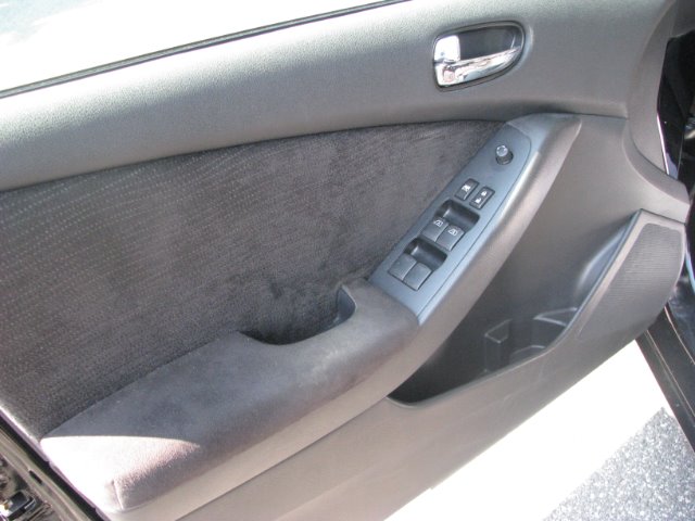 Nissan Altima 2010 photo 4