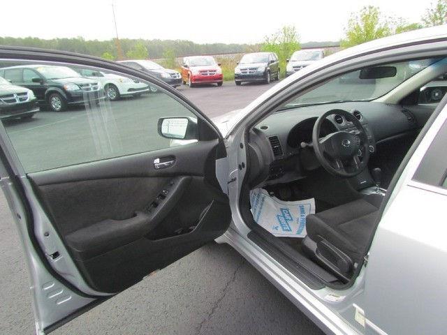 Nissan Altima 2010 photo 1