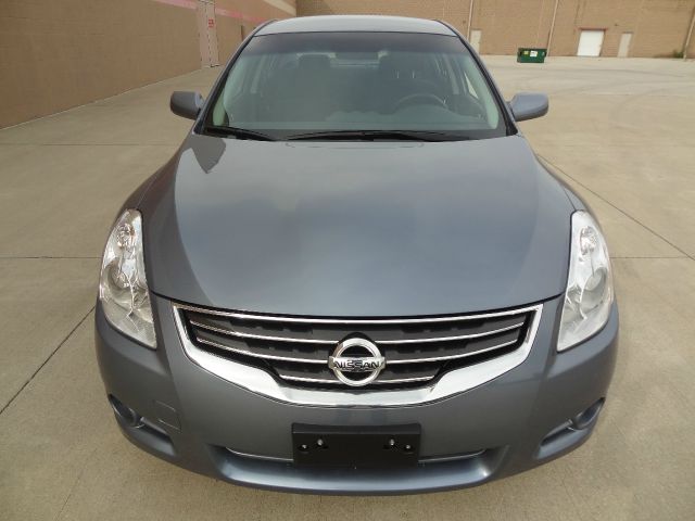 Nissan Altima Pickupslt Quad Cab SWB 4WD 4x4 Truck Sedan