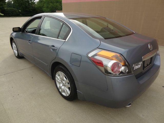 Nissan Altima 2010 photo 11