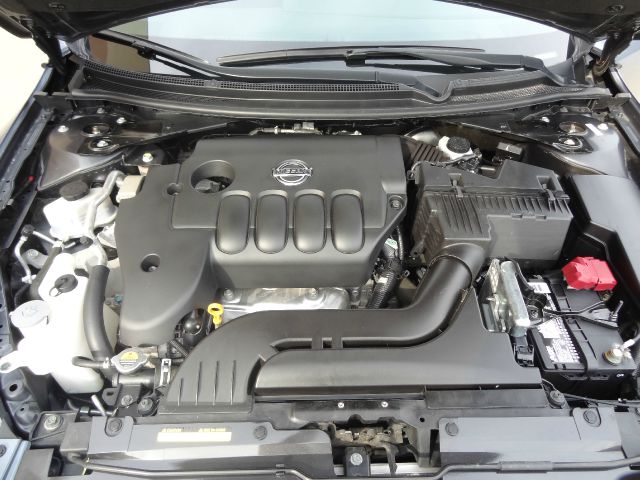 Nissan Altima 2010 photo 2