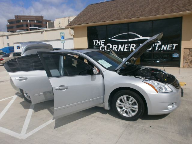 Nissan Altima 2010 photo 10