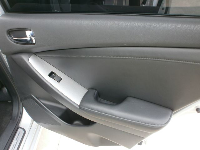 Nissan Altima 2010 photo 20