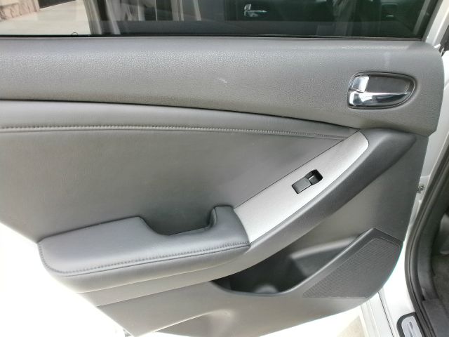 Nissan Altima 2010 photo 21