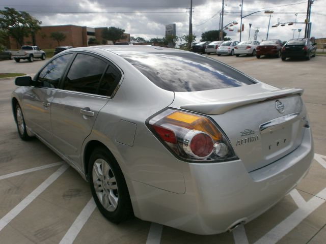 Nissan Altima 2010 photo 30