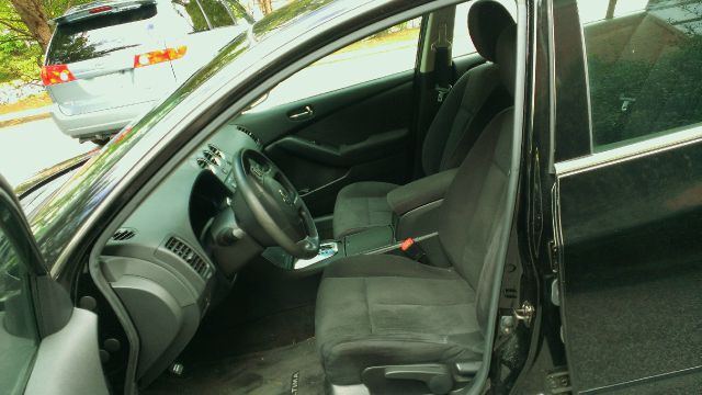 Nissan Altima 2010 photo 2