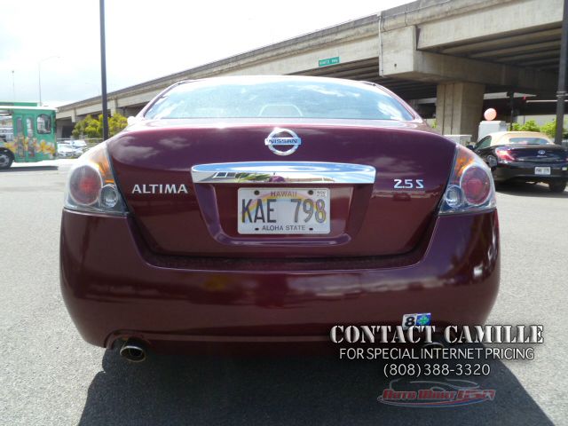 Nissan Altima 2011 photo 2