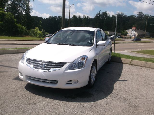 Nissan Altima Pickupslt Quad Cab SWB 4WD 4x4 Truck Sedan