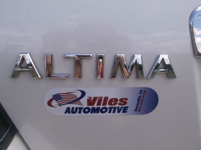 Nissan Altima 2011 photo 4