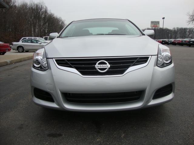 Nissan Altima 2011 photo 1