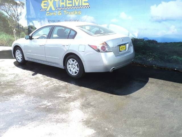 Nissan Altima 2011 photo 2