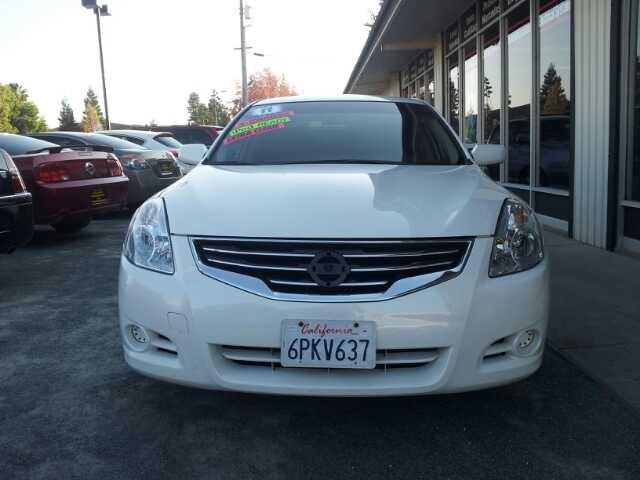 Nissan Altima 2011 photo 3