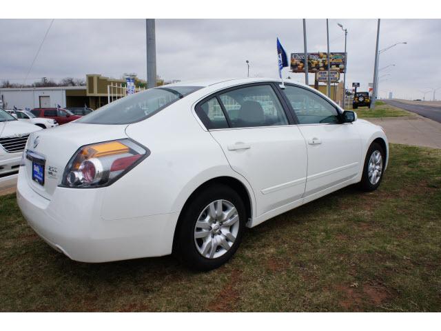 Nissan Altima 2011 photo 5