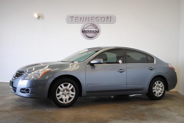 Nissan Altima 2011 photo 1