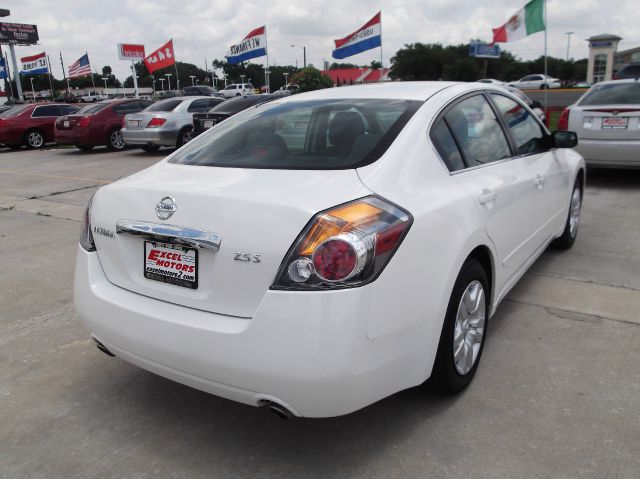 Nissan Altima 2011 photo 12