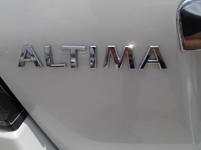 Nissan Altima 2011 photo 15